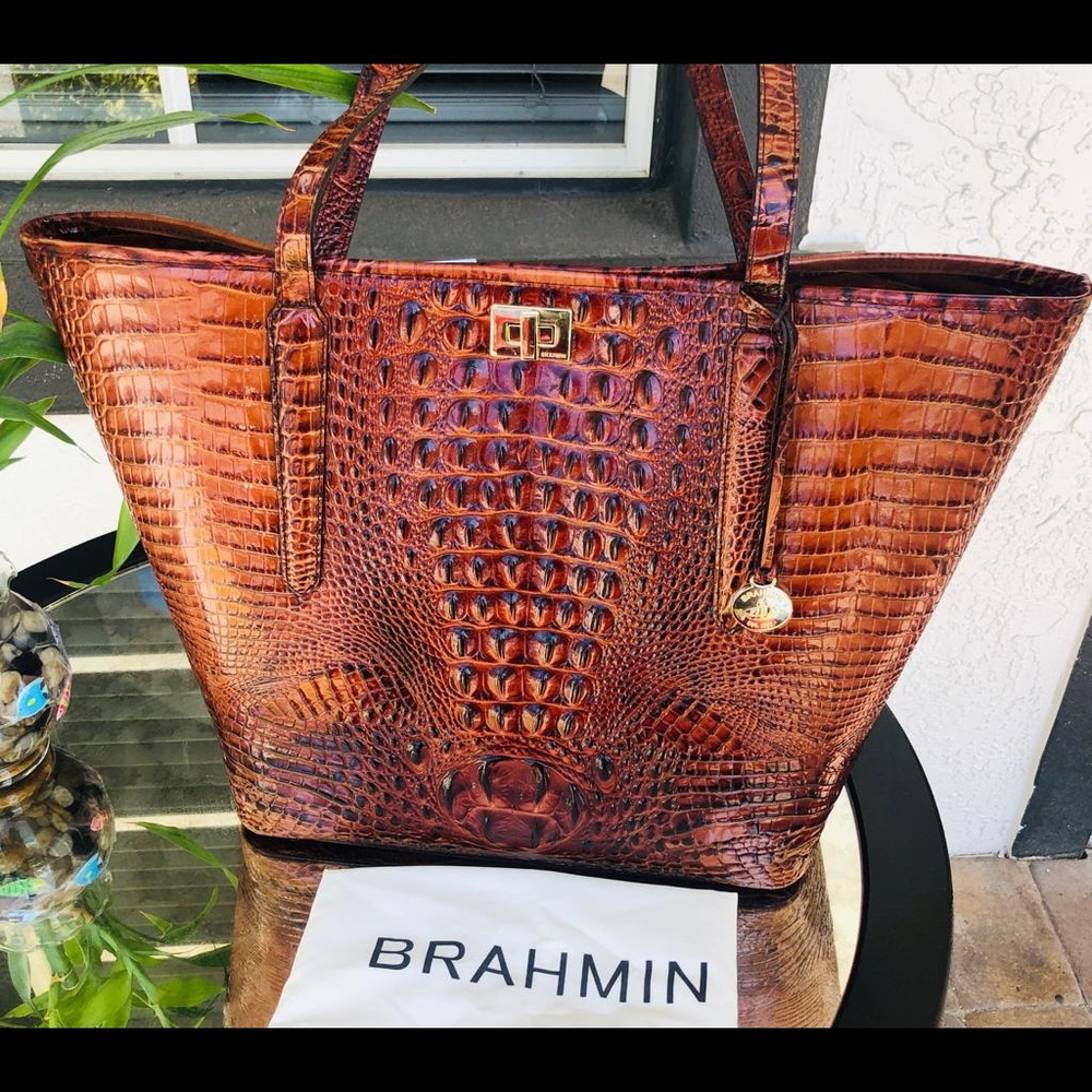 Very large tote